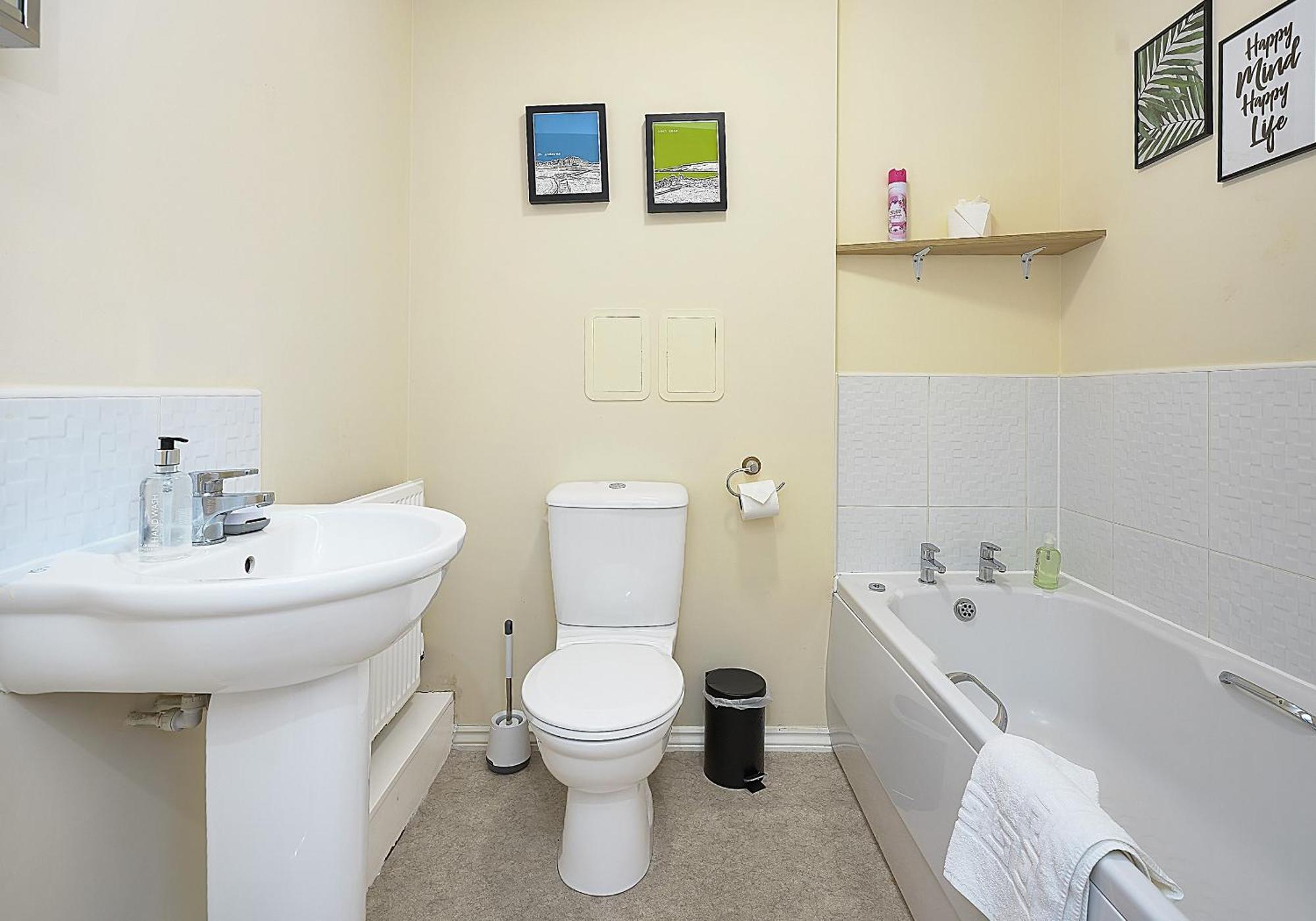 Apartment The Lochend Two Bedroom Edinburgh