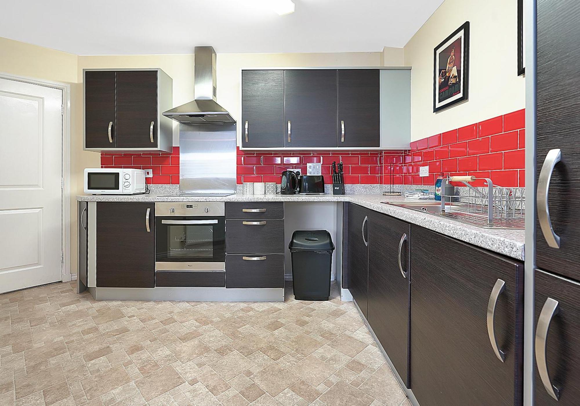 The Lochend Two Bedroom Apartment *